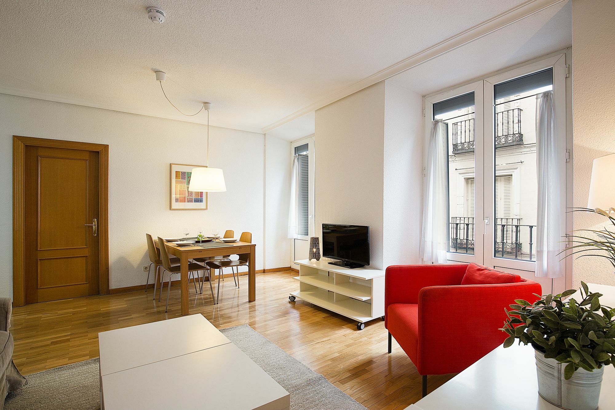 Apartamentos San Lorenzo 26 Madrid Eksteriør billede