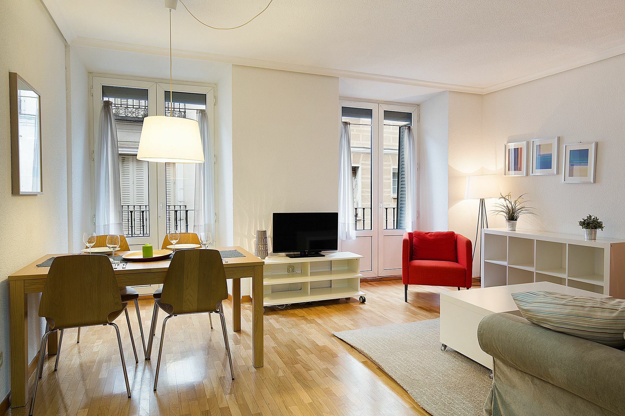 Apartamentos San Lorenzo 26 Madrid Eksteriør billede